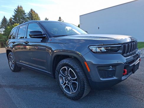 Certified 2022 Jeep Grand Cherokee Trailhawk w/ ADV Protech Group II image 2