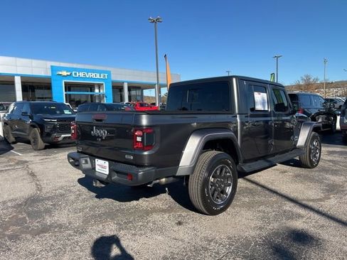 Used 2021 Jeep Gladiator Overland w/ Popular Equipment Package AWD/4WD image 3