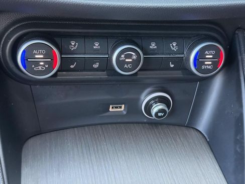Used 2022 Alfa Romeo Stelvio Ti w/ Active Assist Plus Package AWD/4WD image 17
