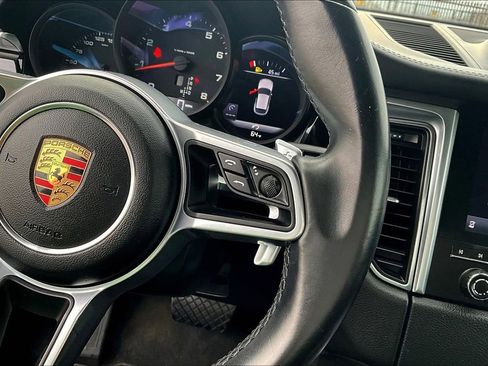 Used 2018 Porsche Macan image 13