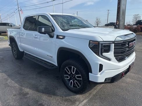 Used 2022 GMC Sierra 1500 AT4 w/ AT4 Preferred Package image 2