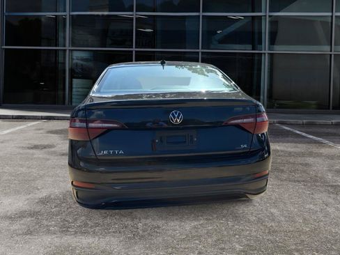 Used 2024 Volkswagen Jetta SE FWD image 6