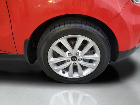 Used 2017 Kia Soul + image 30