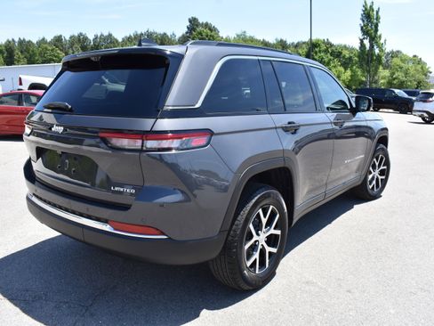 New 2025 Jeep Grand Cherokee Limited w/ Luxury Tech Group II RWD image 9