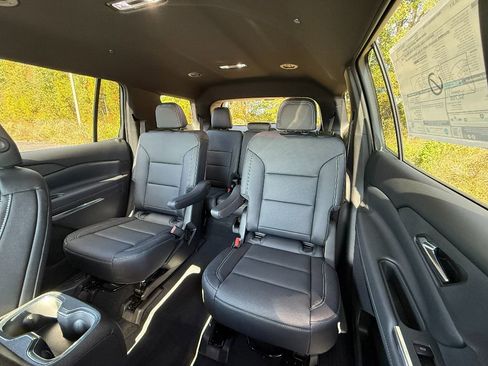 New 2026 Chevrolet Traverse LT w/ Driver Confidence Package image 22