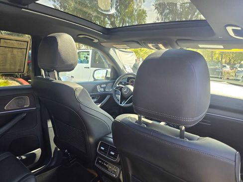 Used 2024 Mercedes-Benz GLS 450 4MATIC image 15
