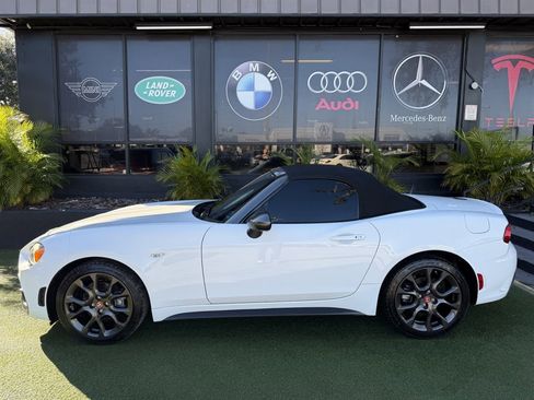 Used 2017 FIAT 124 Spider Abarth image 9