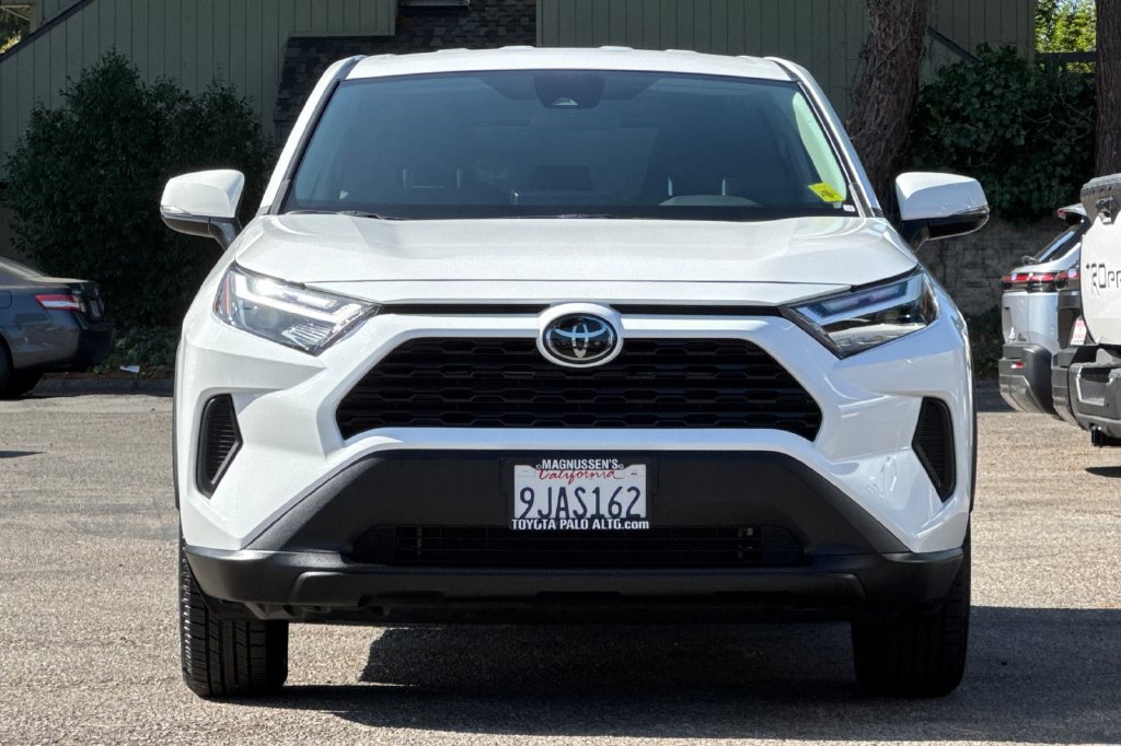 Certified 2023 Toyota RAV4 LE FWD image 8