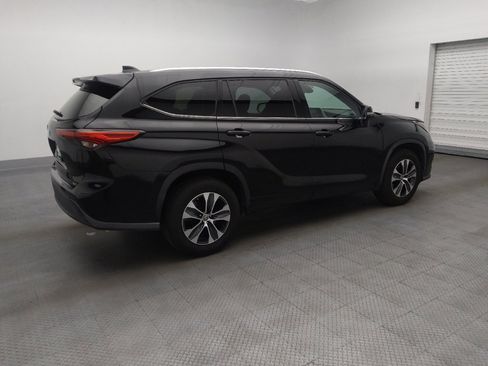 Used 2020 Toyota Highlander XLE FWD image 10