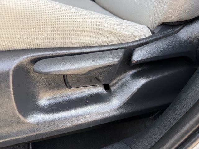 Used 2022 Toyota Corolla Cross L FWD image 22