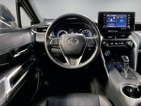 Used 2021 Toyota Venza XLE w/ Softex Package AWD/4WD image 9