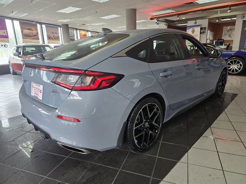 Used 2022 Honda Civic Sport Touring image 4