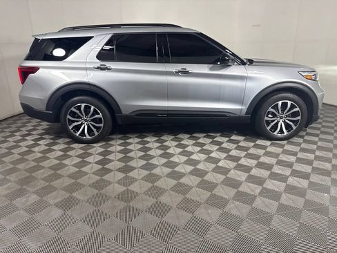Used 2023 Ford Explorer ST-Line w/ Class IV Trailer Tow Package AWD/4WD image 11