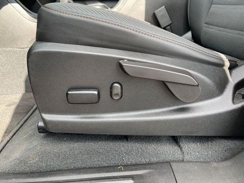 Used 2022 GMC Canyon AT4 image 10