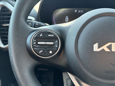 Certified 2025 Kia Soul LX w/ LX Technology Package FWD image 18