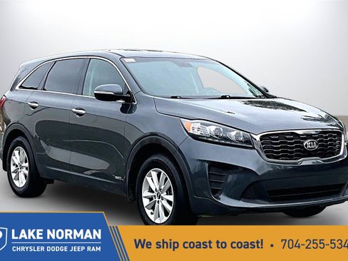 Used 2020 Kia Sorento LX image 1