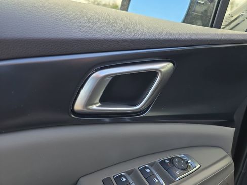 New 2026 Kia Carnival FWD image 19