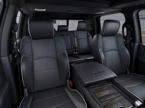 New 2026 RAM 2500 Limited AWD/4WD image 17