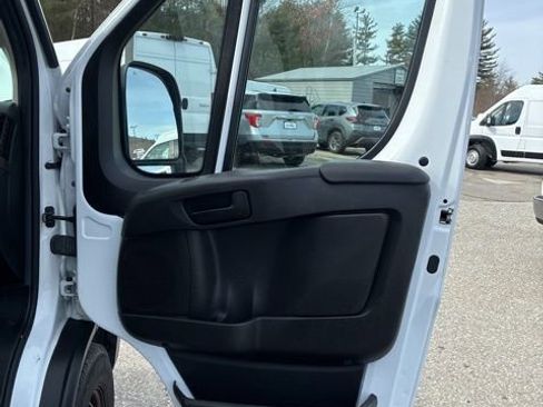 Used 2023 RAM ProMaster 3500 w/ Driver Convenience Group image 9