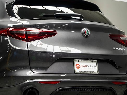 Used 2023 Alfa Romeo Stelvio Veloce image 14