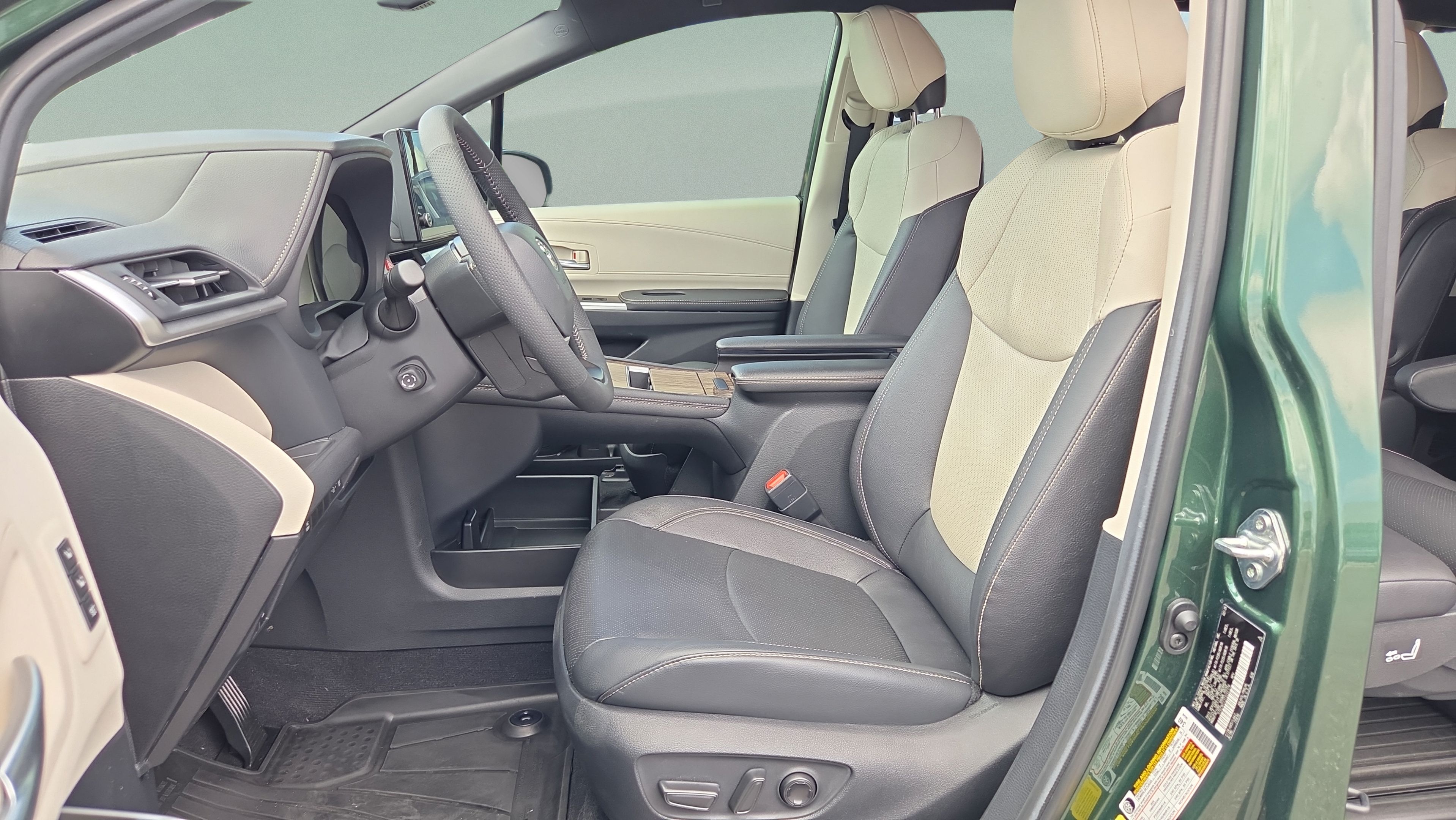 Certified 2026 Toyota Sienna Limited AWD/4WD image 11