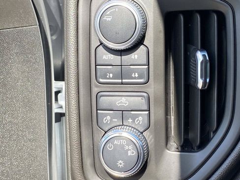 Used 2021 GMC Sierra 1500 4x4 Crew Cab w/ Sierra Value Package image 20