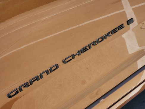 New 2026 Jeep Grand Cherokee L Limited AWD/4WD image 7