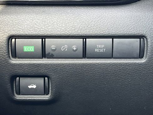 Used 2024 Nissan Sentra SV image 11