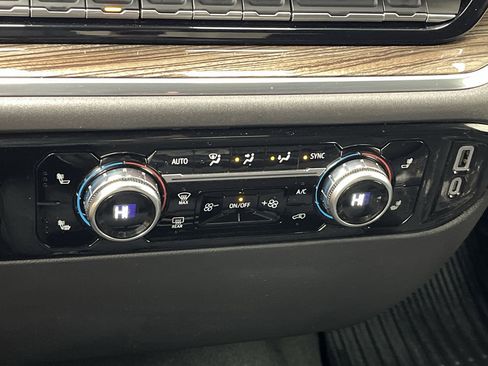 Certified 2024 GMC Sierra 1500 Elevation AWD/4WD image 24