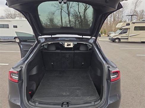 Used 2022 Tesla Model Y Performance image 36