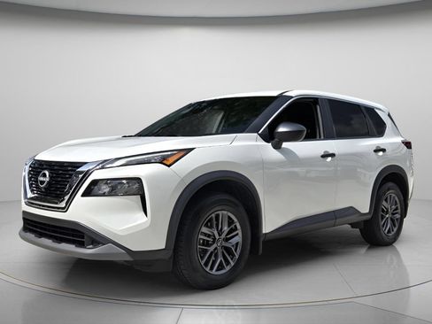 Used 2023 Nissan Rogue S FWD image 8