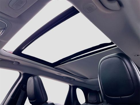 Certified 2020 Jeep Cherokee Trailhawk w/ Comfort/Convenience Group image 22