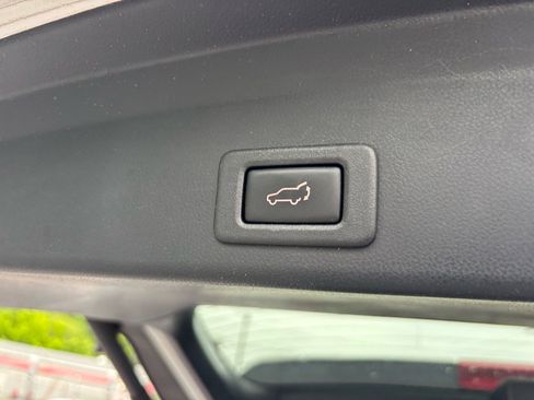 Used 2019 Subaru Ascent Touring w/ Popular Package #2A AWD/4WD image 11