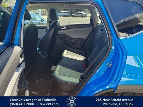 Used 2023 Volkswagen Taos SE w/ Panoramic Sunroof Package image 15