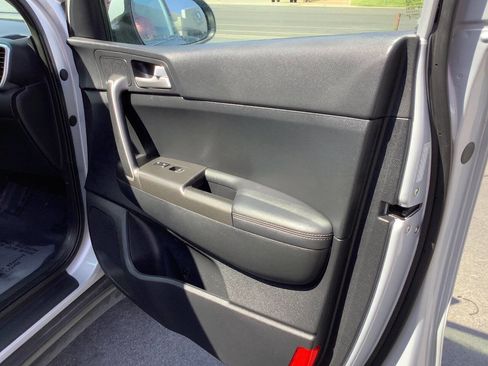 Used 2019 Kia Sportage LX image 27