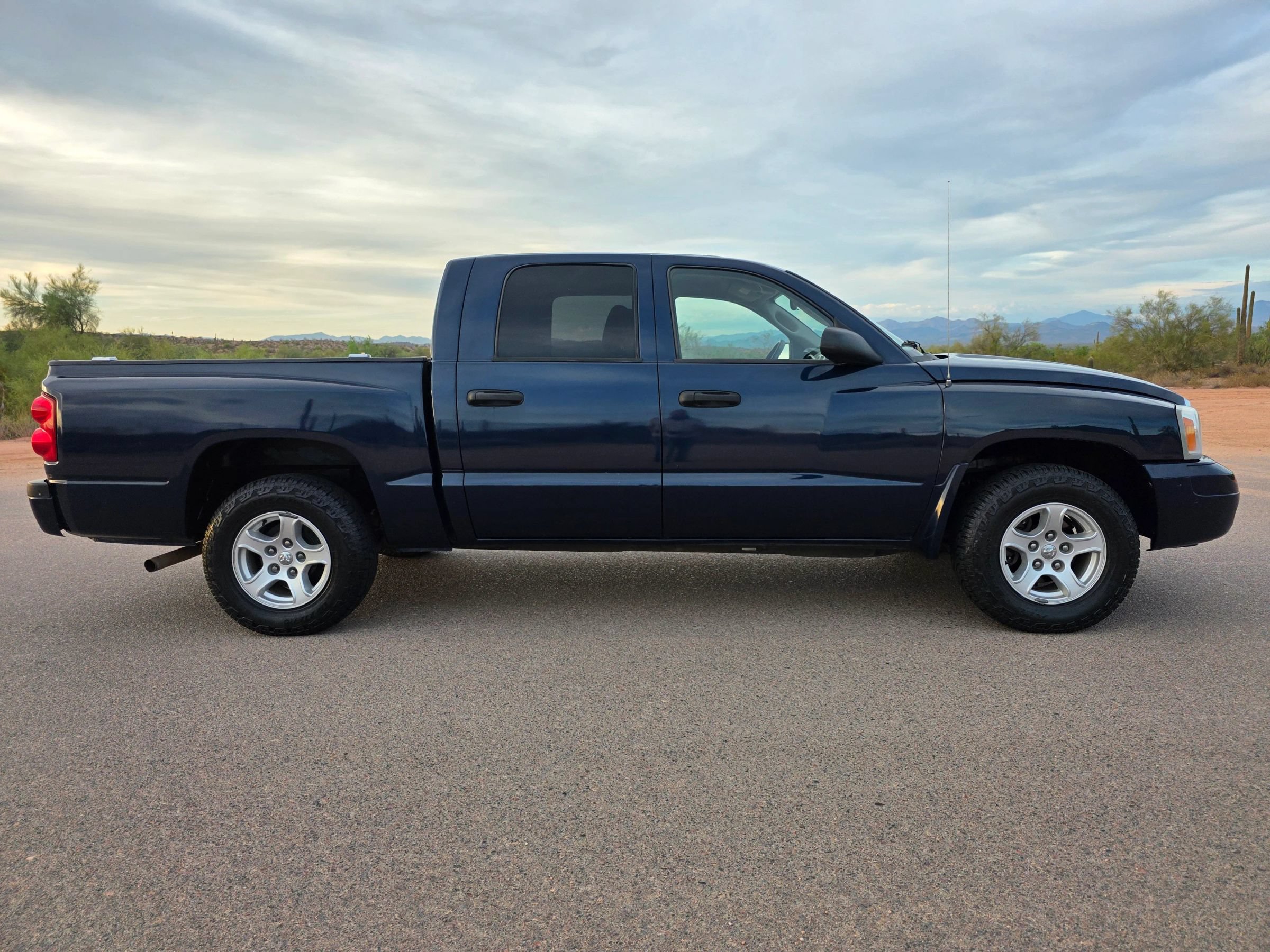 Used 2007 Dodge Dakota SLT RWD image 6
