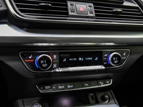 Certified 2025 Audi Q5 2.0T Premium w/ Convenience Plus Package image 26