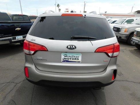 Used 2014 Kia Sorento LX image 6