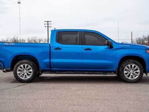 Used 2025 Chevrolet Silverado 1500 Custom image 4