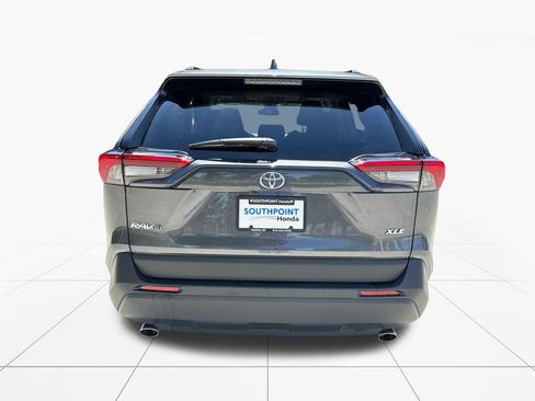 Used 2025 Toyota RAV4 XLE FWD image 7