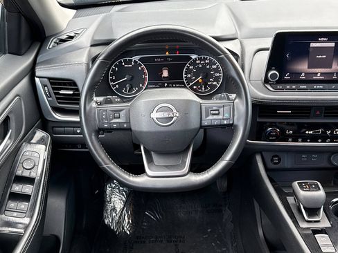 Certified 2025 Nissan Rogue SV AWD/4WD image 18