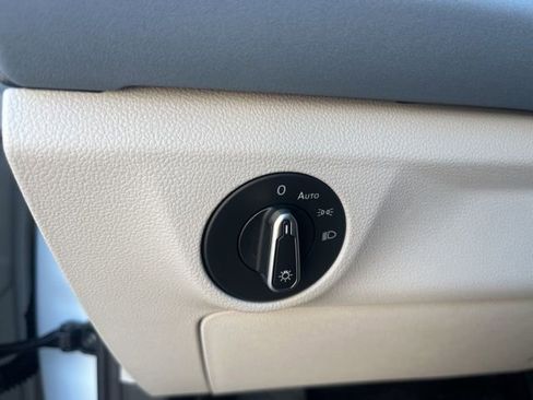 New 2026 Volkswagen Jetta SE FWD image 8