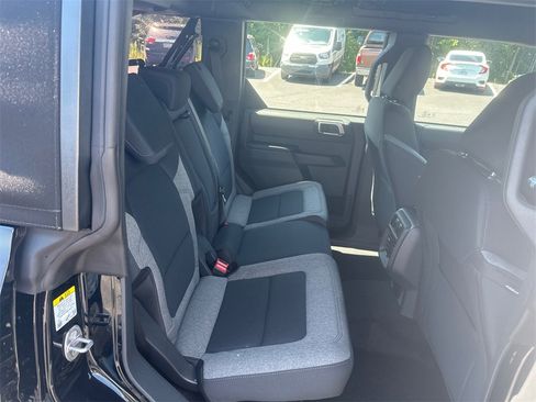 New 2025 Ford Bronco 4-Door image 13