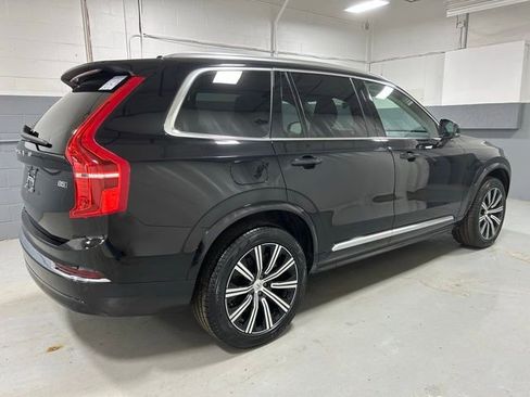 Used 2025 Volvo XC90 B5 Core image 3