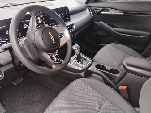 Used 2024 Kia Seltos LX image 6