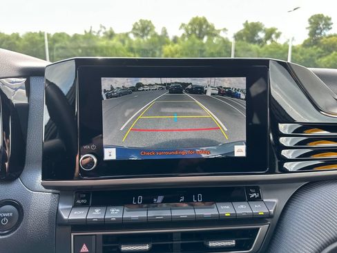 Used 2025 Toyota Camry SE FWD image 24