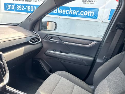 Used 2025 GMC Acadia Elevation FWD image 27