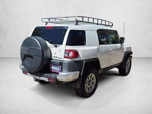 Used 2013 Toyota FJ Cruiser 4WD w/ Convenience Pkg image 5