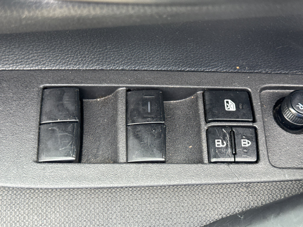 Used 2025 Toyota Corolla LE FWD image 14