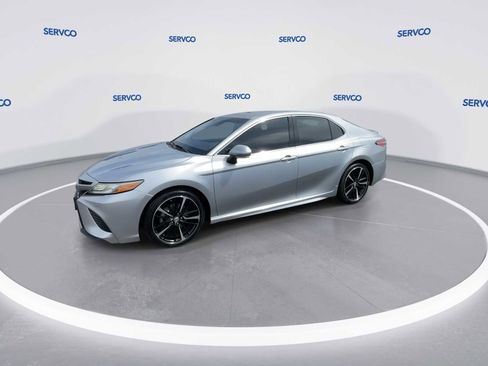 Used 2018 Toyota Camry XSE image 4